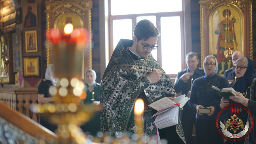 В Нарьян-Маре провели праздничный молебен в честь юбилея Росгвардии