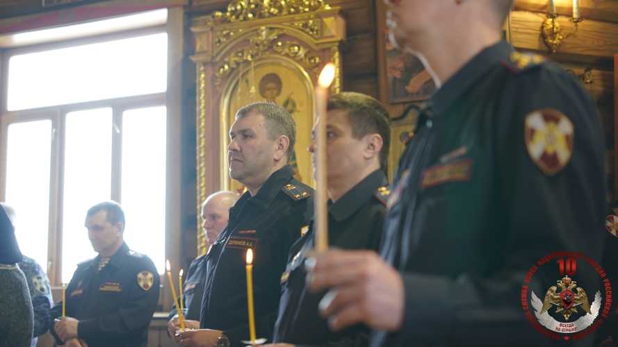 В Нарьян-Маре провели праздничный молебен в честь юбилея Росгвардии
