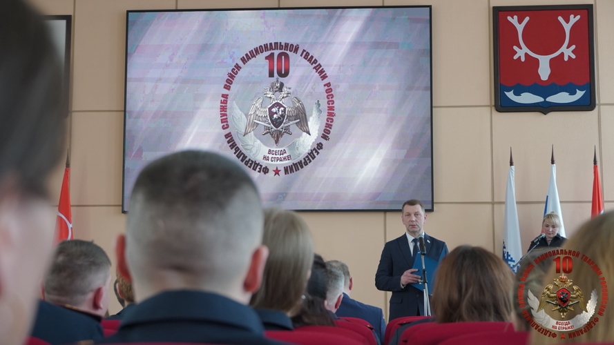 В Нарьян-Маре провели торжественную церемонию награждения в честь 10-летия Росгвардии