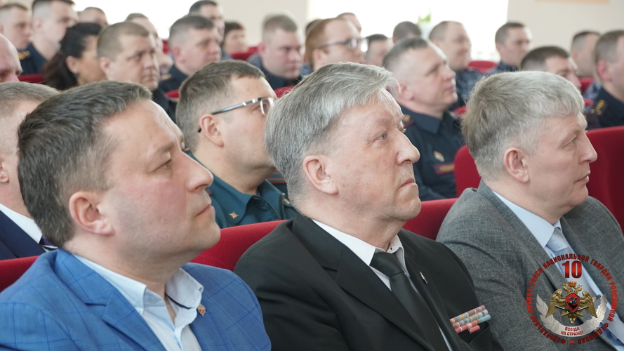 В Нарьян-Маре провели торжественную церемонию награждения в честь 10-летия Росгвардии