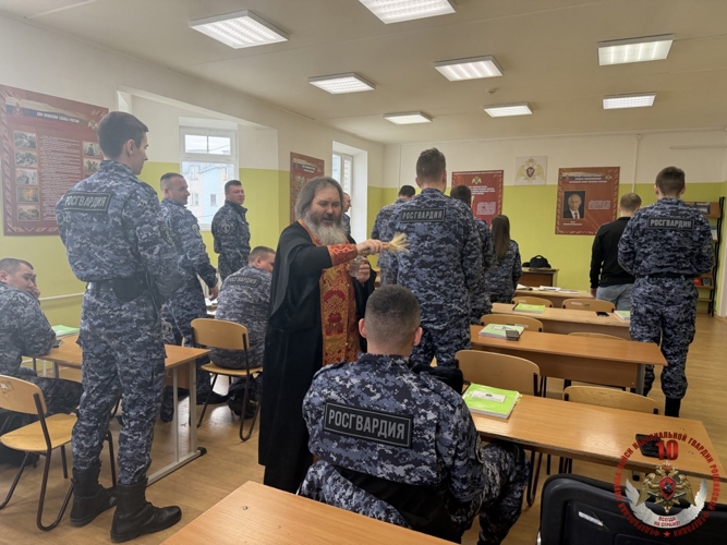 Для росгвардейцев НАО провели духовный урок о вечных ценностях в свете праздника Пасхи