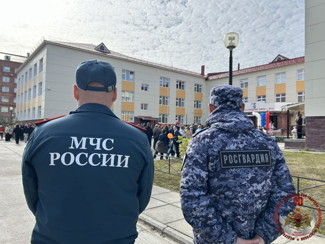 В Нарьян-Маре и Искателях День знаний прошёл под защитой Росгвардии