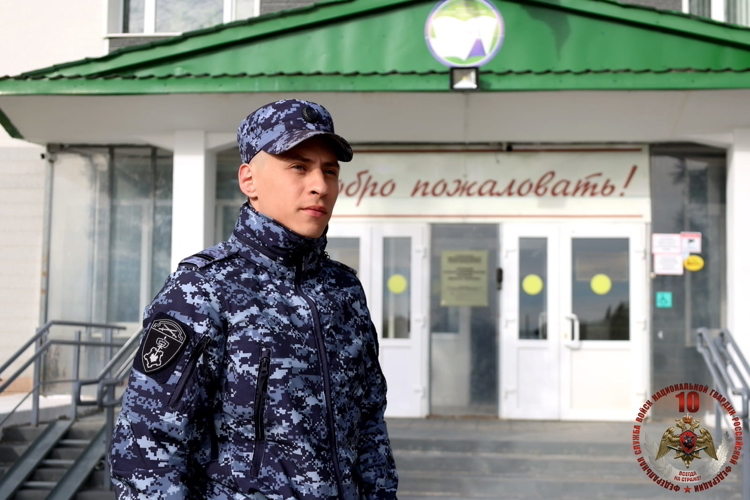 В Нарьян-Маре и Искателях День знаний прошёл под защитой Росгвардии