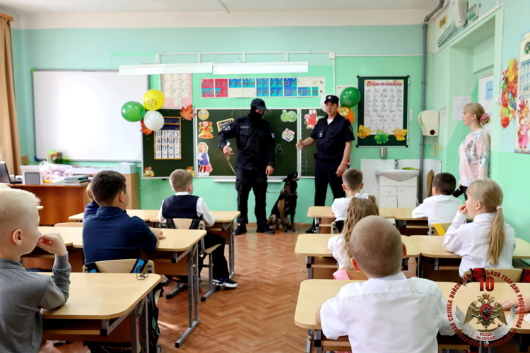 В Нарьян-Маре и Искателях День знаний прошёл под защитой Росгвардии