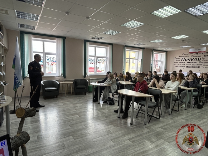 В Нарьян-Маре росгвардейцы провели урок мужества, приуроченный ко Дню солидарности в борьбе с терроризмом