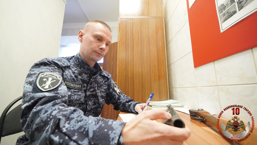 33 жителя НАО передали свои ружья бойцам СВО через Росгвардию